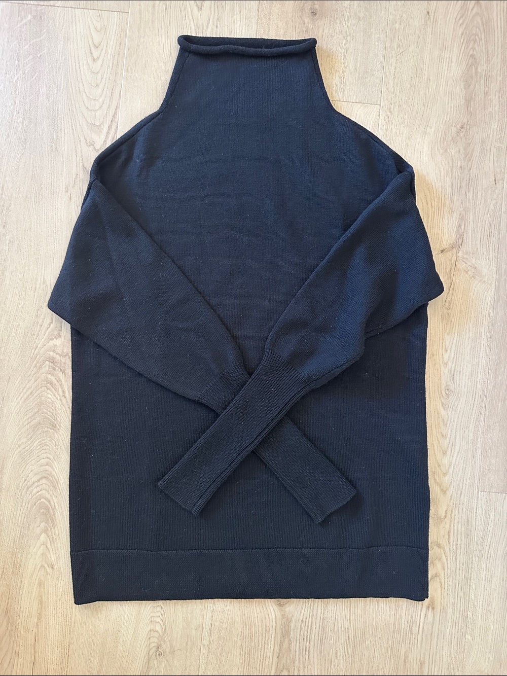 Wilfred 100% Merino Wool Black Turtleneck Top Women’s Size Small